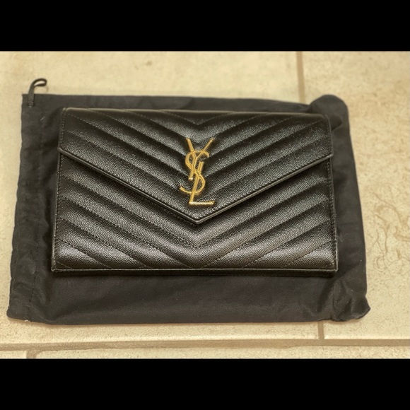 Wallet on Chain Mono Chevron Gold Hardware Black Leather Crossbody - Picture 3 of 5